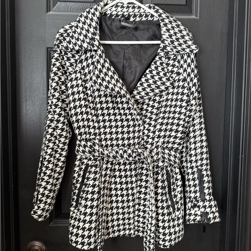 Stylish Black and White Houndstooth Women's Coat